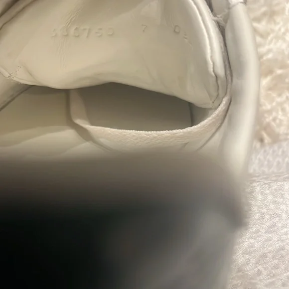 ❤️Beautiful Authentic Gucci Ace White leather Sneakers-❤️excellent condition
